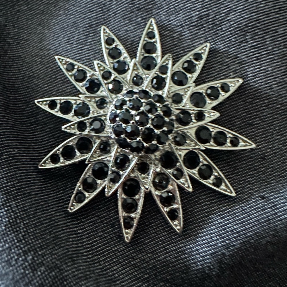 Vintage-Inspired Starburst Brooch Black & Clear Rhinestone Pin